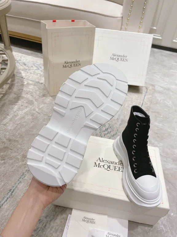 Alexander McQueen Shoe 